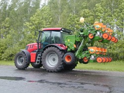 Белорусскую сельскохозяйственную технику будут выпускать на ЧТЗ.